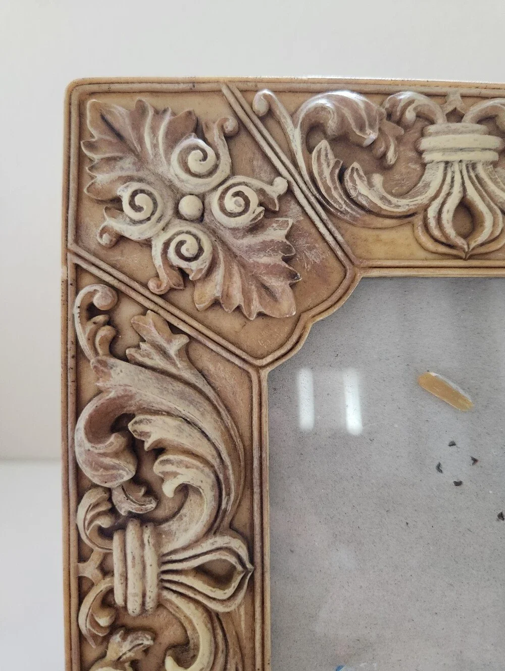 Ornate Baroque Style Picture Frame Distressed Gold Resin Home Decor